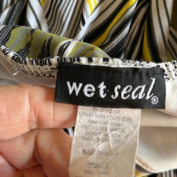 Wet Seal tie neck, backless maxi dress. Colors of Black/ green/ yellow/ black. S - Picture 10 of 10